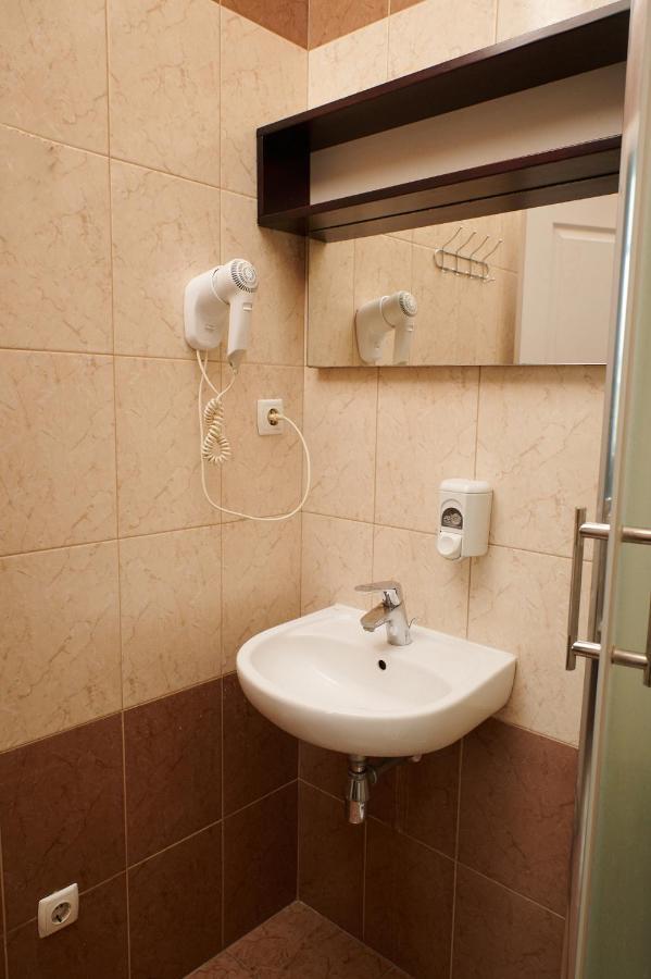 Old City Hotel Lviv Buitenkant foto